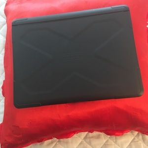 ZAGG. Apple IPad Case